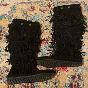 Black Minnetonka fringe boots